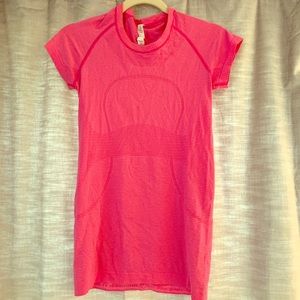 Lulu lemon swiftly tech short sleeve crew